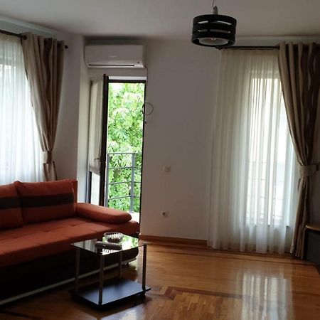 Star Apart Ramnicu Valcea Exterior photo